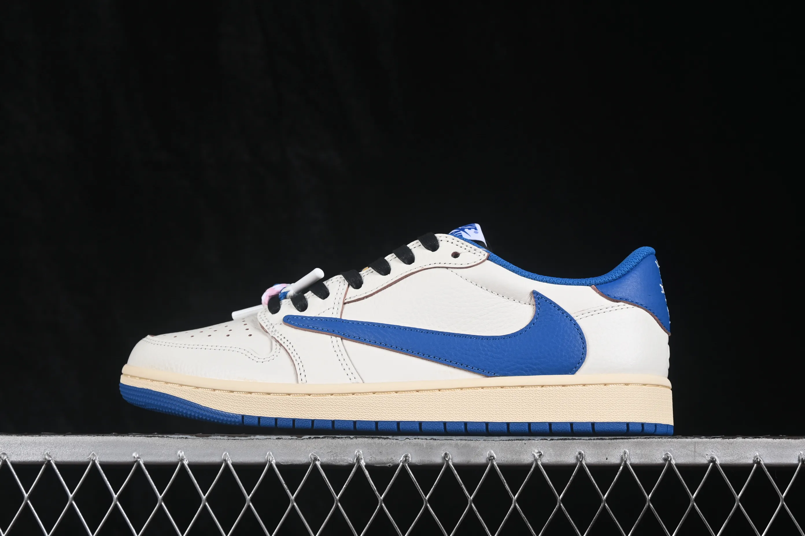 All categories Air Jordan Jordan series basketball shoes Air Jordan 1 Low GX foreign trade version Travis Scott x Air Jordan 1 Low OG AJ1 Joe 1 undercut low top full head layer DM7866-104